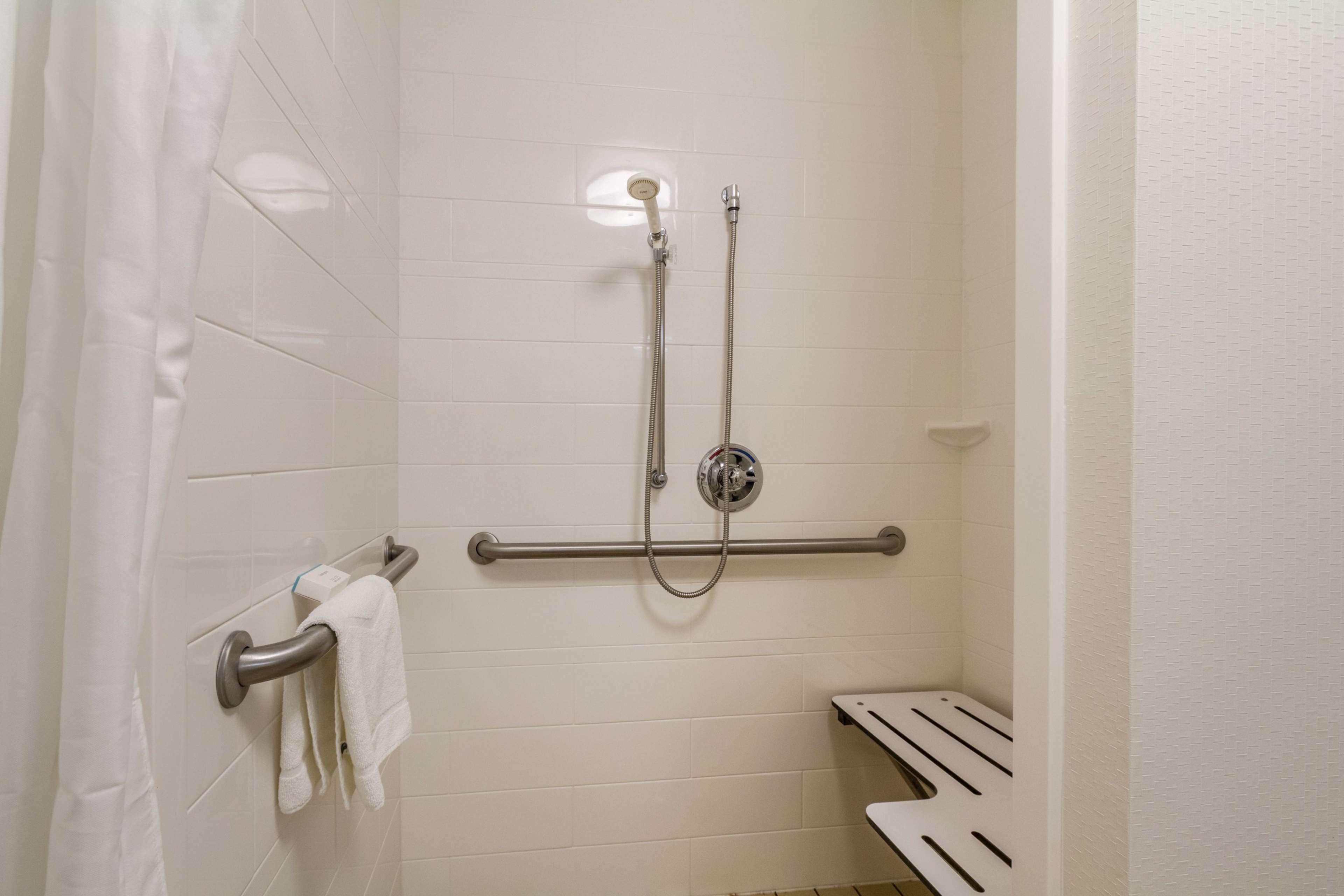 Hampton Inn Jackson Pearl Intrntl Airport מראה חיצוני תמונה