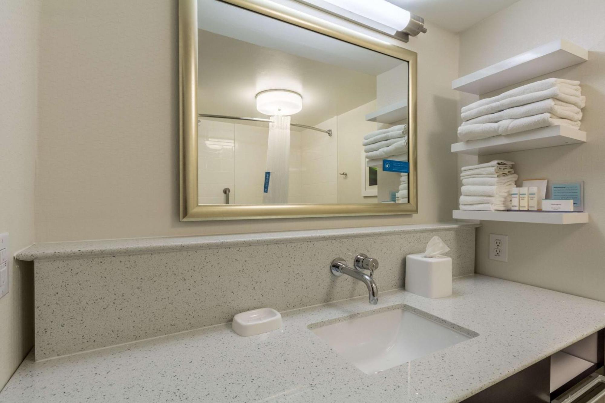 Hampton Inn Jackson Pearl Intrntl Airport מראה חיצוני תמונה
