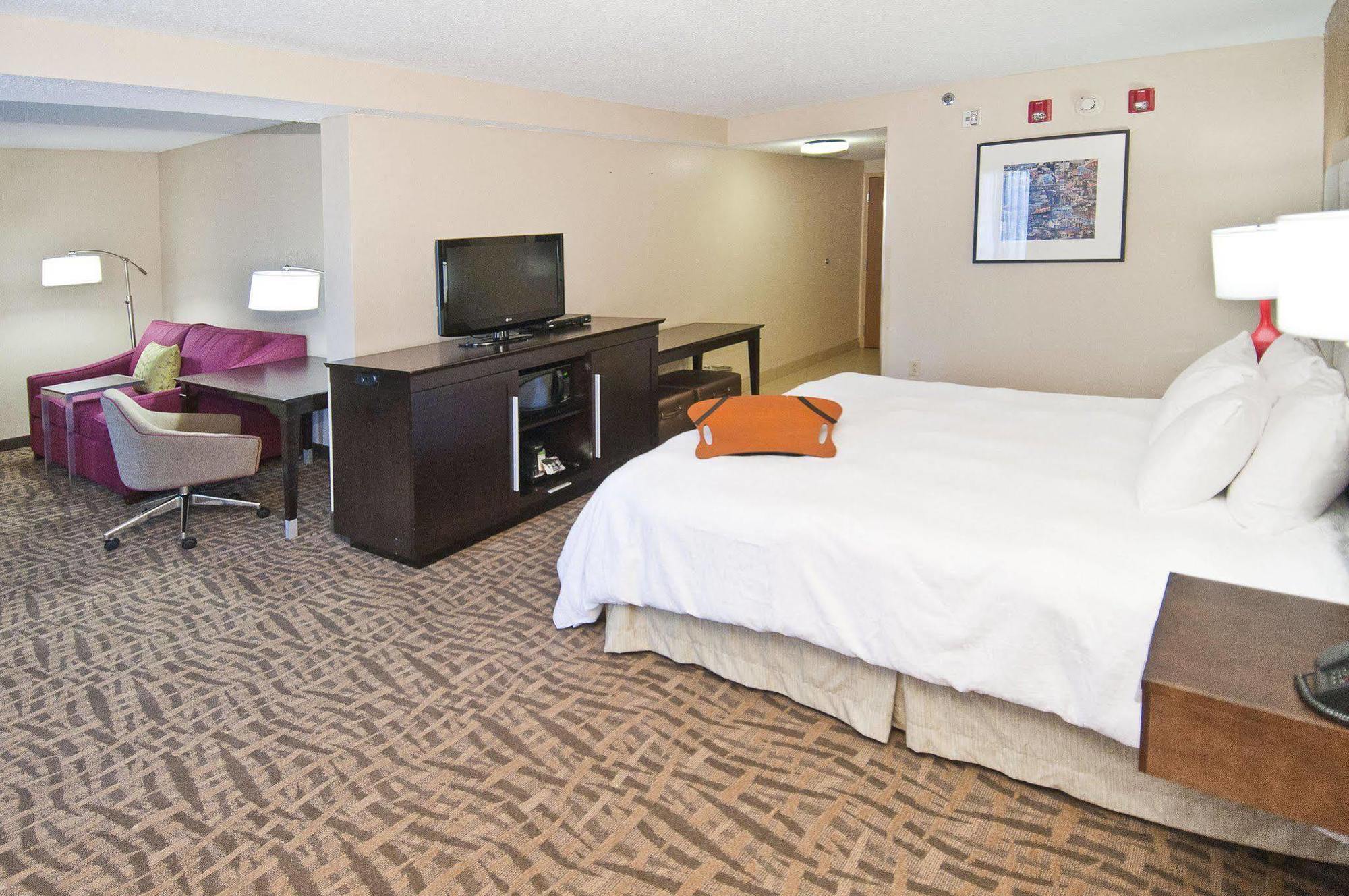 Hampton Inn Jackson Pearl Intrntl Airport מראה חיצוני תמונה